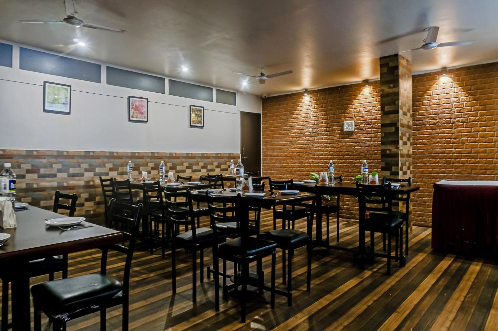 Hotel O Log Inn Plaza Near Eon It Park プネ エクステリア 写真